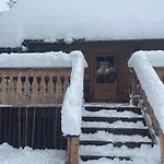 Krzeptowskiego 18 *