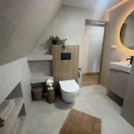 Krzeptowskiego 18 شاليه *